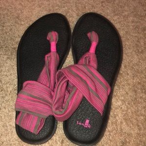 pink flip flops